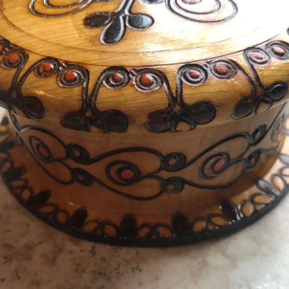 Brown and Black Jewelry Organizer - Picture 4 of 6